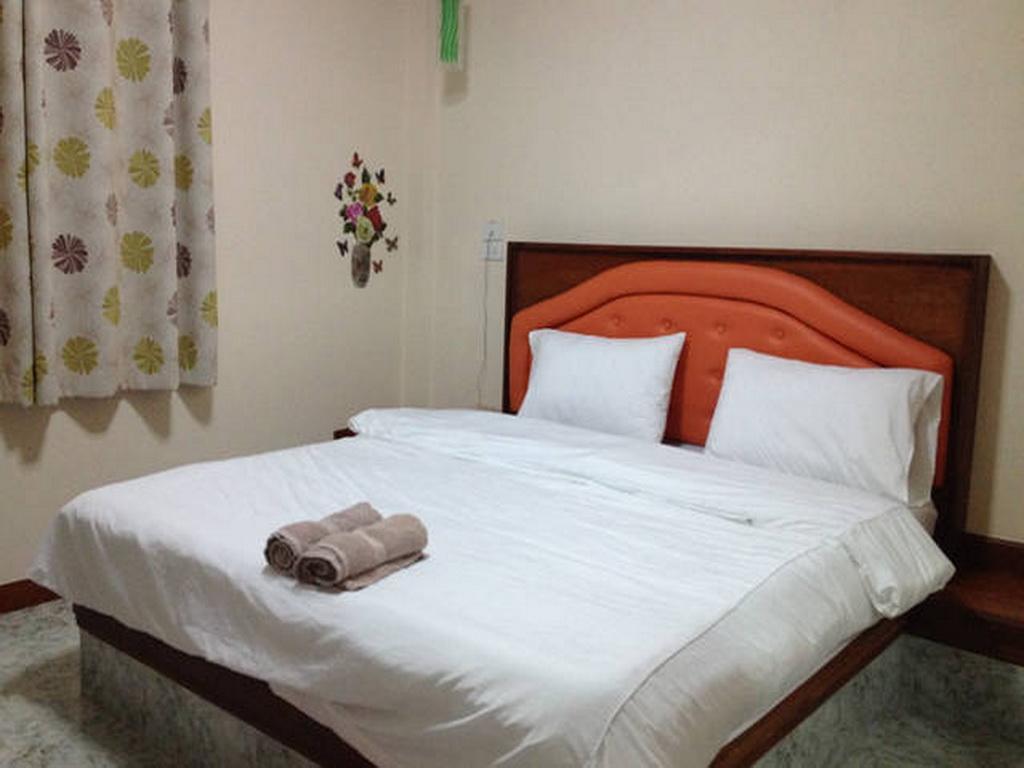 Kanda Guesthouse Si Racha Exterior photo